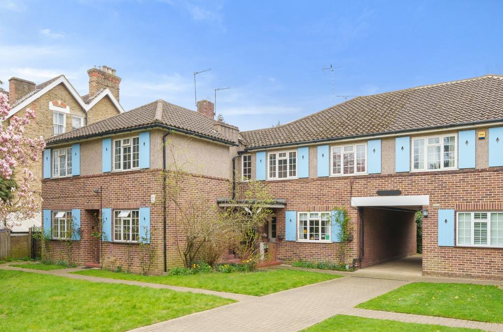 Beckenham Grove, Bromley, Kent 2 bed terraced house £275,000