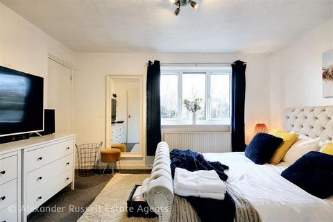Flat 2, 34 Brandon Way, Birchington, CT7 9XE