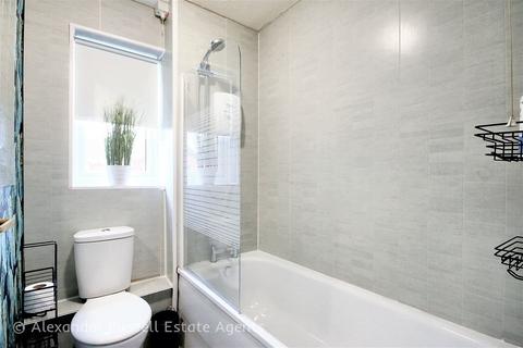 Flat 2, 34 Brandon Way, Birchington, CT7 9XE