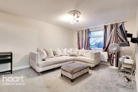 105 Redden Court Road, Romford, RM3 0UL