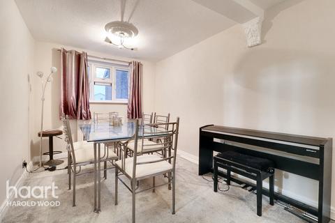 105 Redden Court Road, Romford, RM3 0UL