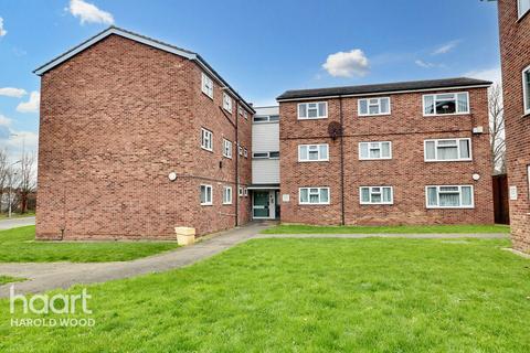 105 Redden Court Road, Romford, RM3 0UL