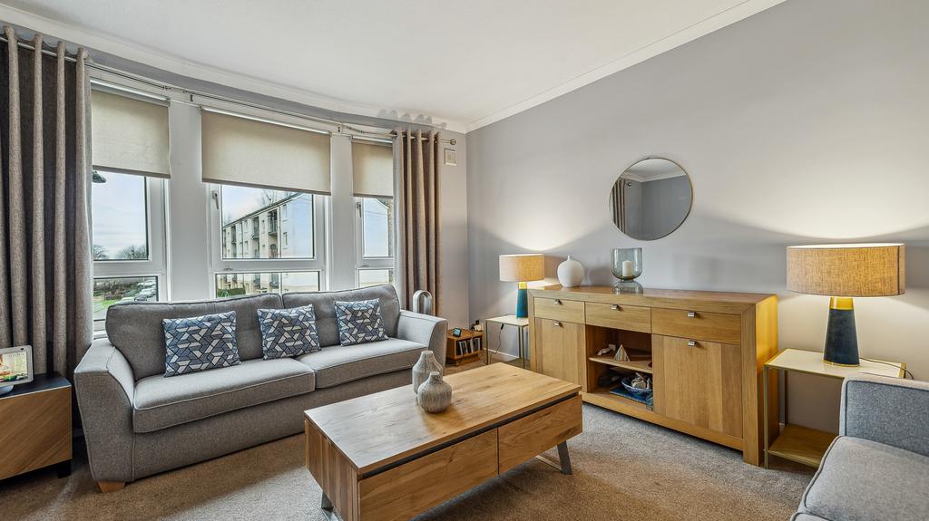 Mallaig Road, Drumoyne, Glasgow, G51 4NE 2 bed flat £95,000