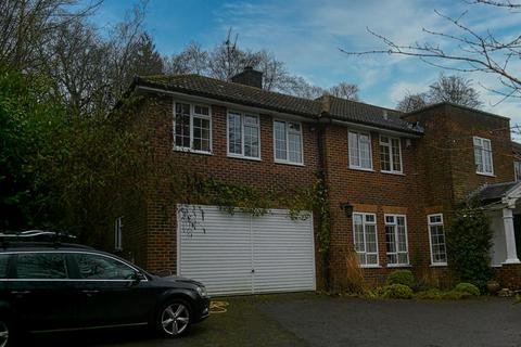 Studio to rent, Stoatley Rise, Haslemere GU27