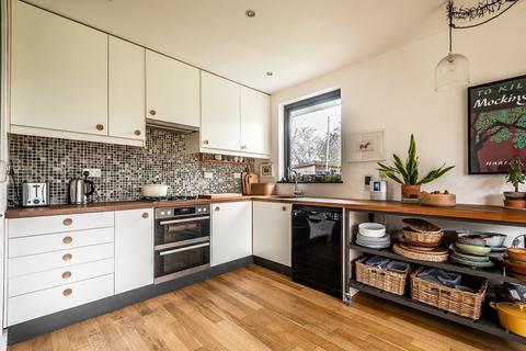 26a Newcourt Road, Topsham, Exeter, EX3 0BT
