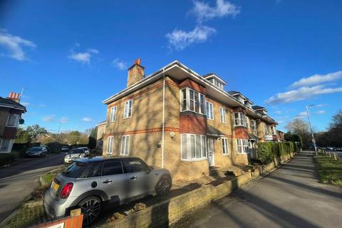 2 bedroom flat to rent, Woodmill Court, London Road, Ascot