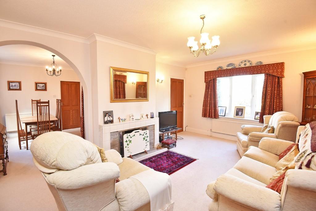 Leadhall Drive, Harrogate 3 bed detached house for sale £500,000