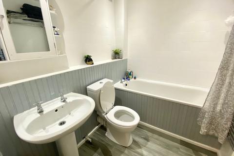 Flat 7, 5 Brambledown Road, Wallington, SM6 0TG