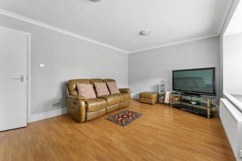 2 bedroom ground floor flat for sale, Demesne Road, Wallington