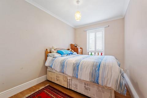 2 bedroom ground floor flat for sale, Demesne Road, Wallington