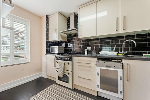 2 bedroom ground floor flat for sale, Demesne Road, Wallington