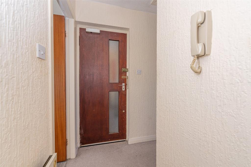 Hall Alt