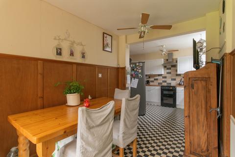 39 Lancaster Road, London, SE25 4BL