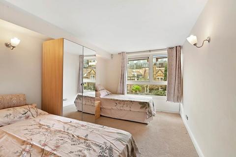Flat 10, Florin Court, 70 Tanner Street, London, SE1 3DP