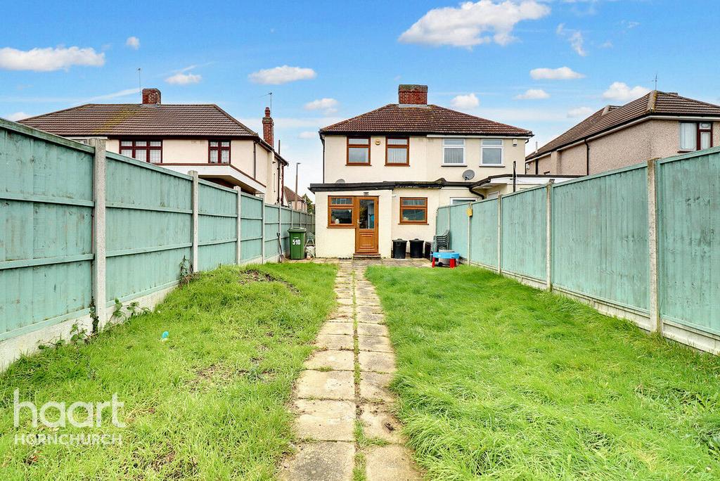 South End Road, Hornchurch 3 bed semidetached house for sale £425,000