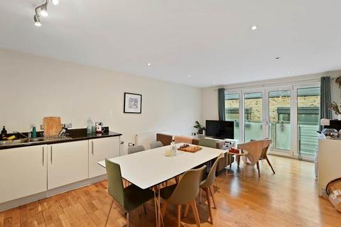 2 bedroom apartment to rent, Tower Bridge Road, London