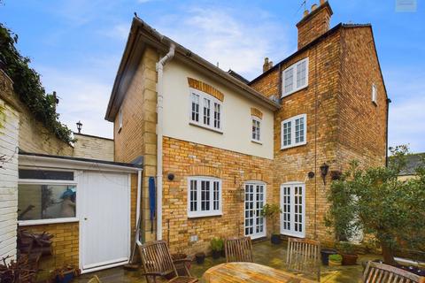 4 bedroom townhouse for sale, Tinwell Road, Stamford PE9