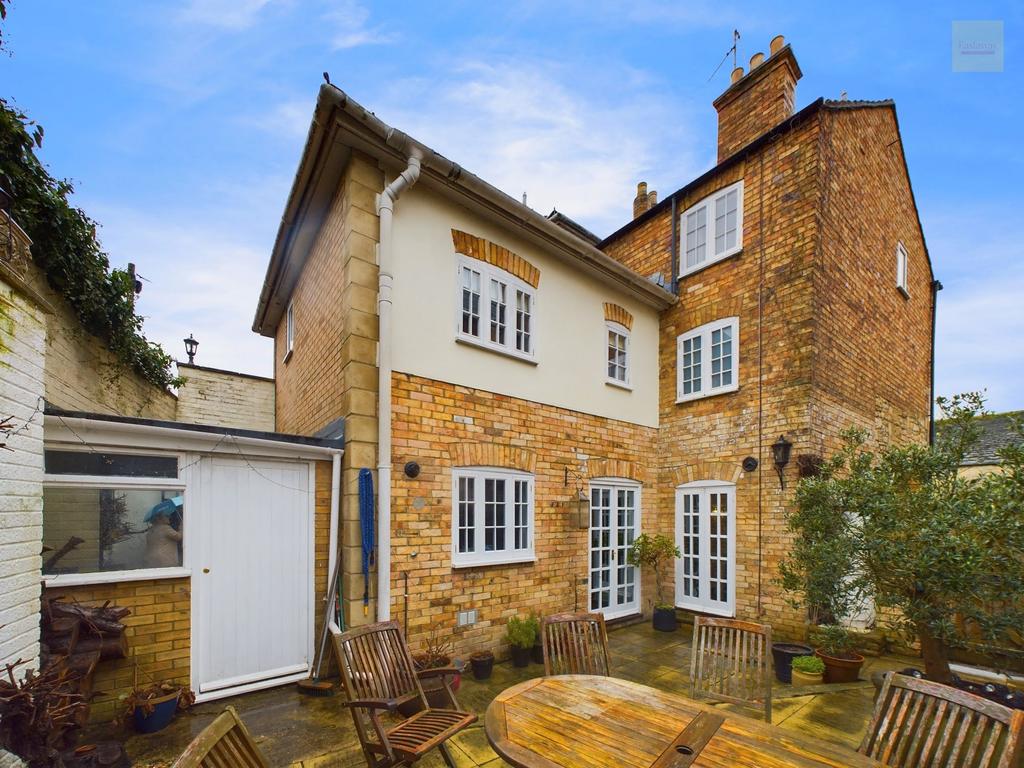 Garden views of the cottage