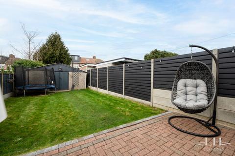 41 Barton Avenue, Romford, RM7 0NB