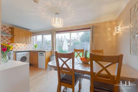 41 Barton Avenue, Romford, RM7 0NB