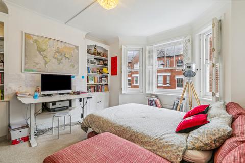 3 bedroom flat for sale, Vera Road, London