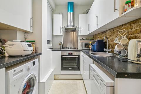 3 bedroom flat for sale, Vera Road, London