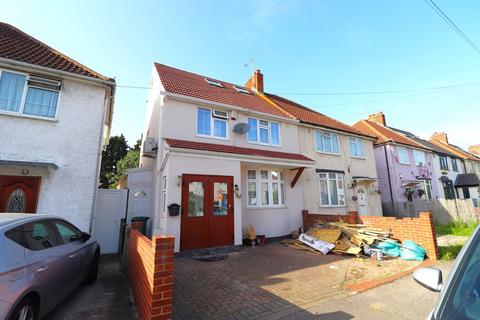 4 bedroom semi-detached house for sale, York Avenue, Hayes