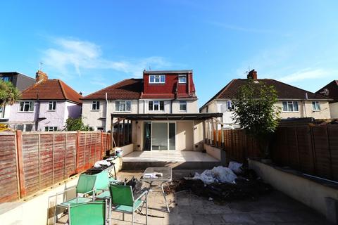 4 bedroom semi-detached house for sale - York Avenue, Hayes