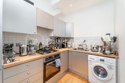 2 bedroom apartment for sale, Mallow Street, Old Street, London, EC1Y