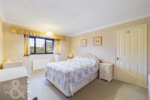 3 bedroom detached bungalow for sale - Laburnum Drive, Blofield, Norwich