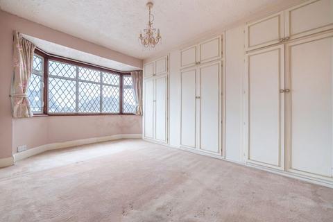 82 Alverstone Avenue, East Barnet, Barnet, EN4 8EB