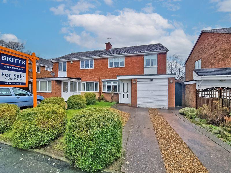 Kewstoke Close, Sneyd Park Estate, Willenhall 3 bed semidetached house for sale £240,000
