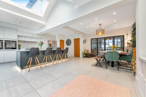 58 Winifred Road, Coulsdon, CR5 3JE