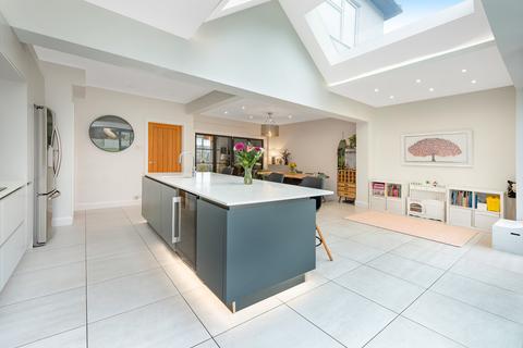 58 Winifred Road, Coulsdon, CR5 3JE