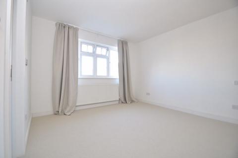 1 bedroom in a house share to rent - West Barnes Lane, New Malden