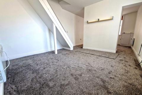 2 bedroom house to rent, Castle Street, Rugby CV21