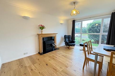 37 Denton Close, Kenilworth, CV8 1BJ