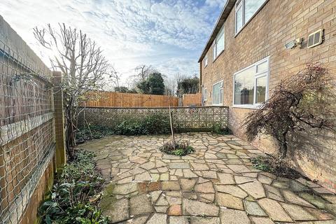 37 Denton Close, Kenilworth, CV8 1BJ