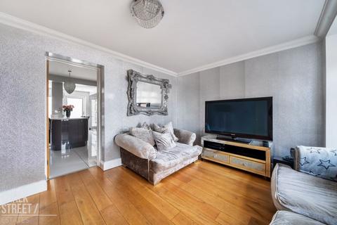 4 Birch Crescent, Hornchurch, RM11 2NW