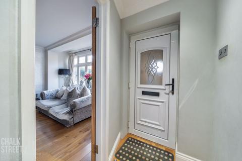 4 Birch Crescent, Hornchurch, RM11 2NW