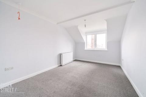 1 bedroom retirement property for sale, Draper Court, Mavis Grove, Hornchurch, RM12