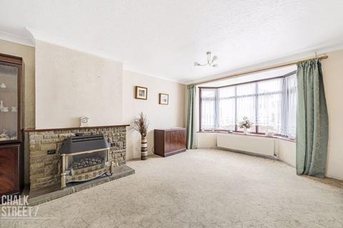41 Gray Gardens, Rainham, RM13 7NH