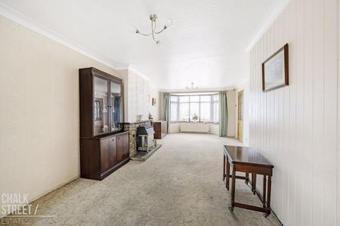 41 Gray Gardens, Rainham, RM13 7NH
