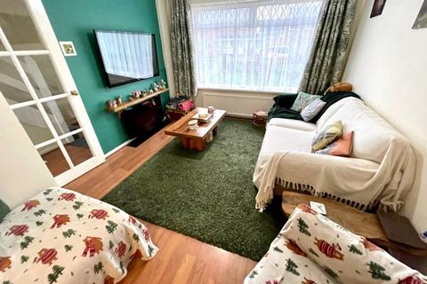 3 bedroom semi-detached house for sale - Gwersyllt, Wrexham