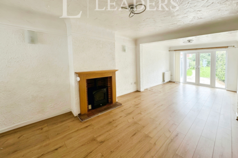 4 bedroom bungalow to rent, Martin Avenue, Denmead