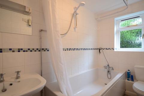 Studio to rent, Corfe Place