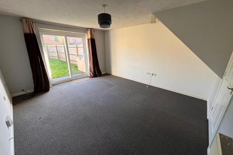 3 bedroom terraced house to rent, Churnet Road, Hilton