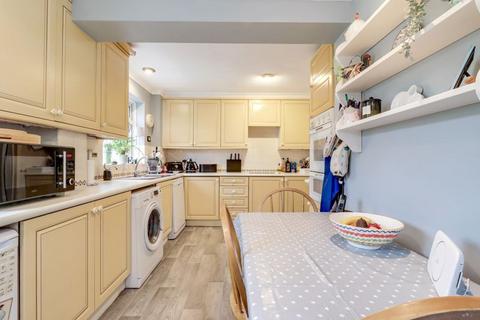 Hopgarden Edward Road, Windlesham, GU20 6EX