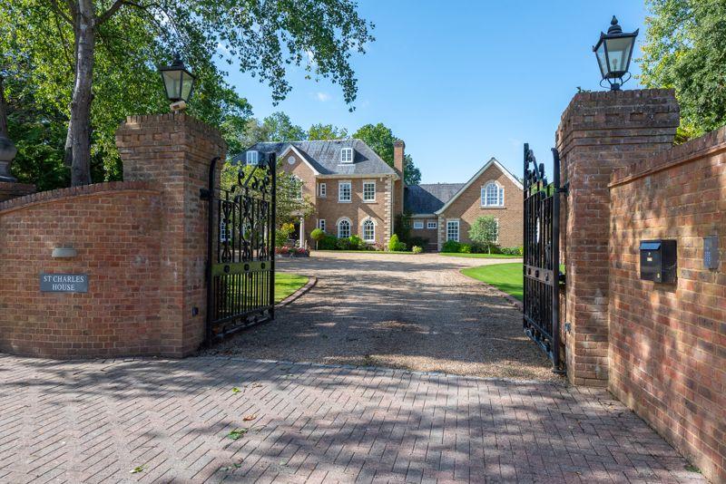 Titlarks Hill, Ascot SL5 6 bed detached house for sale £4,750,000