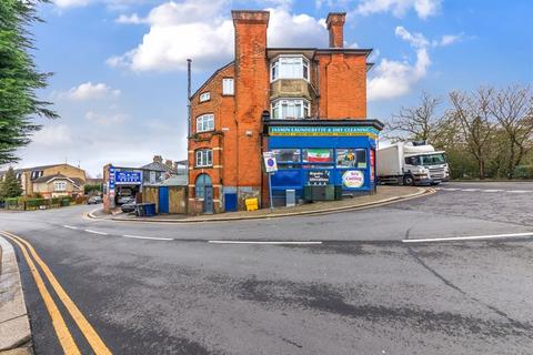 Mixed use for sale, Wood Street, Barnet